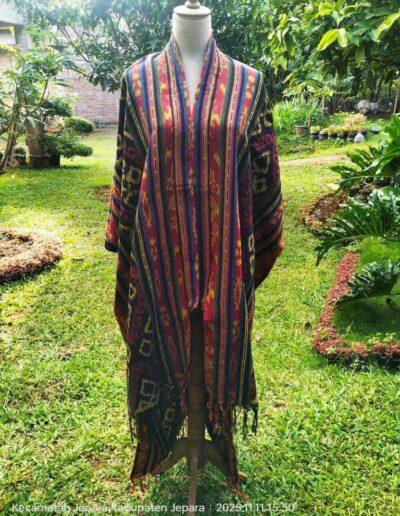 Ambachtelijke geweven kimono